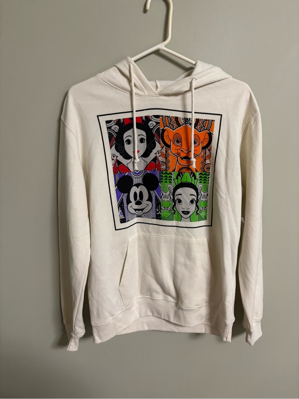 Disney 100 Years Wonder Juniors Large Hoodie Mickey Simba Tiana Snow White New